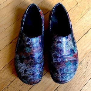 Spring Step slip resistant multi-color shoes